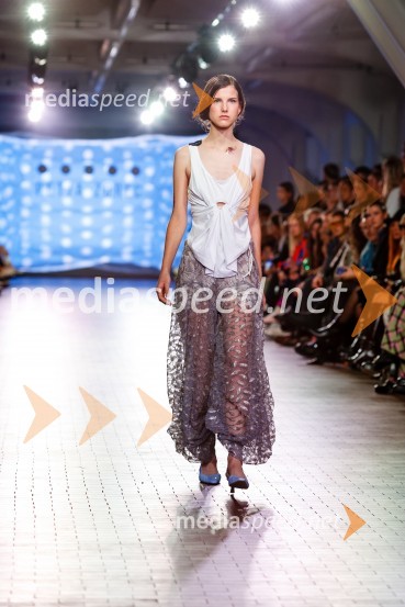  Tia Grbić, Immortal ModelsDevet modnih revij, ki so navdušile obiskovalce na prvem dnevu LJFW