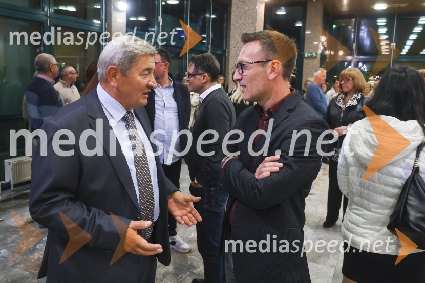  ... ;  Andrej Šavko, nekdanji odgovorni urednik, Radio KoperSlavnostni koncert ob 75-letnici Radia Koper s podelitvijo nagrade Franeta Milčinskega Ježka