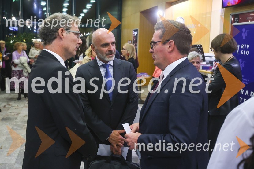  ... ;  Janko Petrovec, odgovorni urednik, Radio Koper;  ... Slavnostni koncert ob 75-letnici Radia Koper s podelitvijo nagrade Franeta Milčinskega Ježka