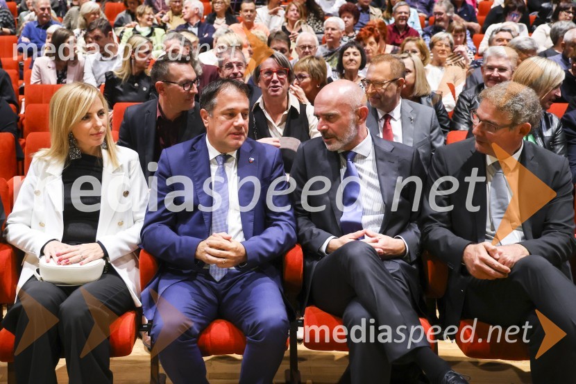  ... ;  Matej Arčon, minister za Slovence v zamejstvu in po svetu;  Janko Petrovec, odgovorni urednik, Radio Koper;  ... Slavnostni koncert ob 75-letnici Radia Koper s podelitvijo nagrade Franeta Milčinskega Ježka