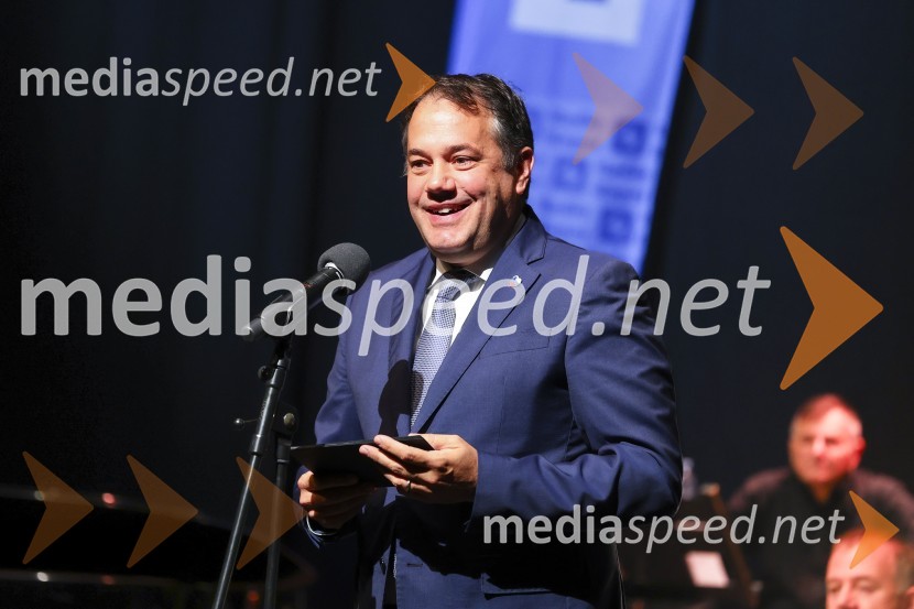  Matej Arčon, minister za Slovence v zamejstvu in po svetuSlavnostni koncert ob 75-letnici Radia Koper s podelitvijo nagrade Franeta Milčinskega Ježka