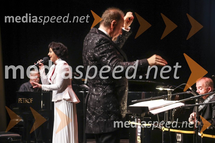  Lara Jankovič, igralka;  Patrik Greblo, dirigentSlavnostni koncert ob 75-letnici Radia Koper s podelitvijo nagrade Franeta Milčinskega Ježka