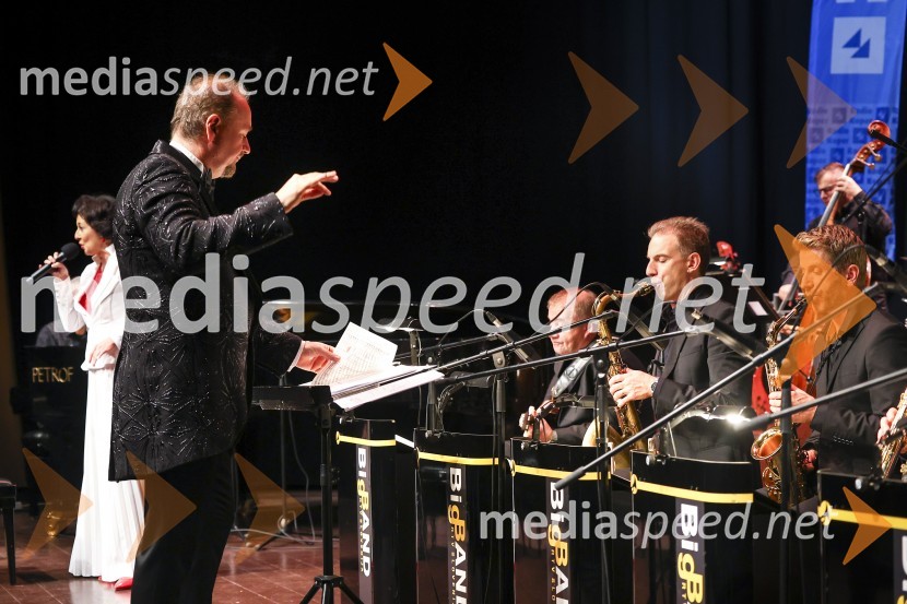  Patrik Greblo, dirigentSlavnostni koncert ob 75-letnici Radia Koper s podelitvijo nagrade Franeta Milčinskega Ježka