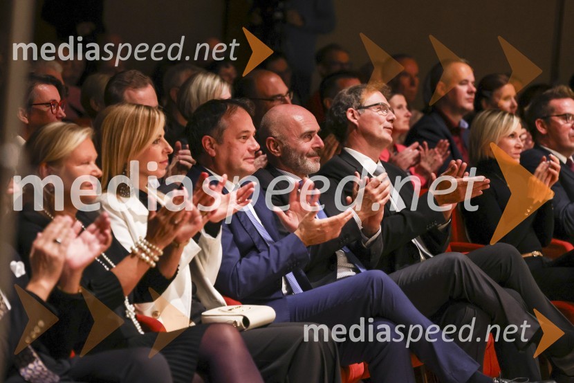  ... ;  ... ;  Matej Arčon, minister za Slovence v zamejstvu in po svetu;  Janko Petrovec, odgovorni urednik, Radio Koper;  ... Slavnostni koncert ob 75-letnici Radia Koper s podelitvijo nagrade Franeta Milčinskega Ježka