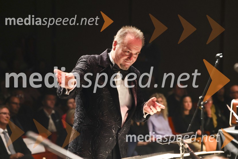  Patrik Greblo, dirigentSlavnostni koncert ob 75-letnici Radia Koper s podelitvijo nagrade Franeta Milčinskega Ježka