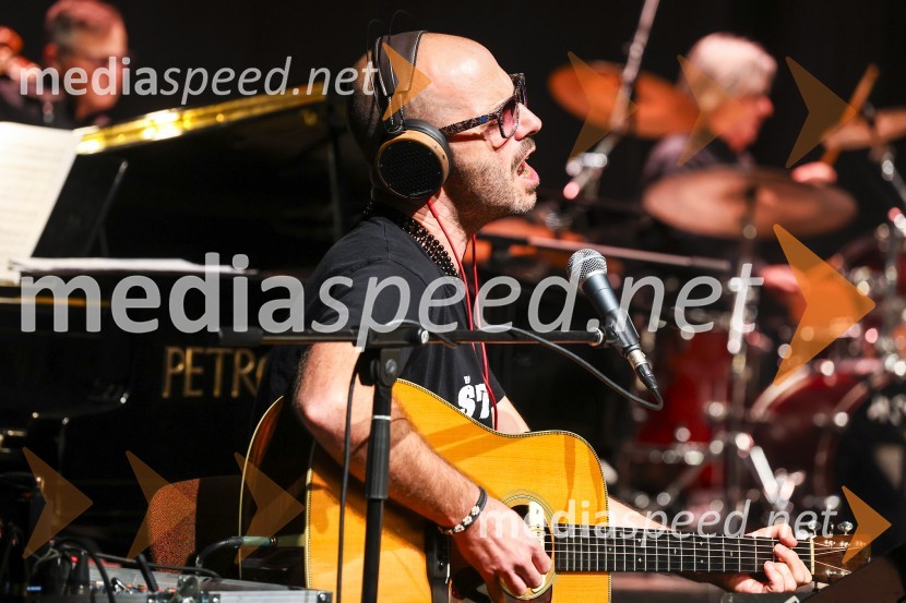  Rudi Bučar, glasbenikSlavnostni koncert ob 75-letnici Radia Koper s podelitvijo nagrade Franeta Milčinskega Ježka