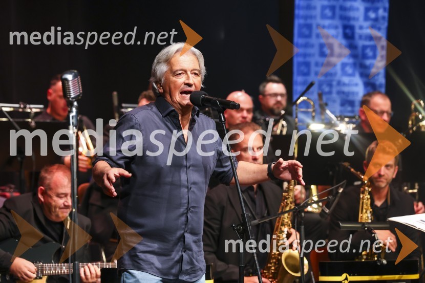  Iztok Mlakar, kantavtor, gledališki igralecSlavnostni koncert ob 75-letnici Radia Koper s podelitvijo nagrade Franeta Milčinskega Ježka