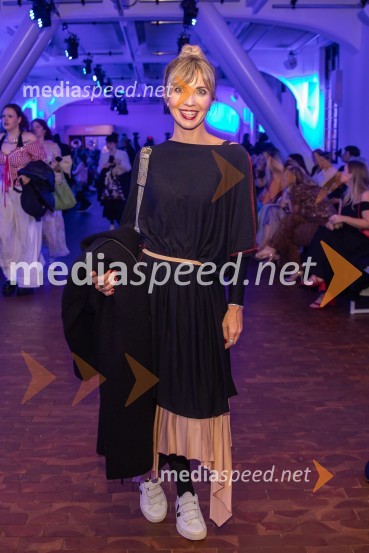 Melita Kontrec, novinarka kulture TV SlovenijaLjubljana Fashion Week 2024, modne revije, drugi dan