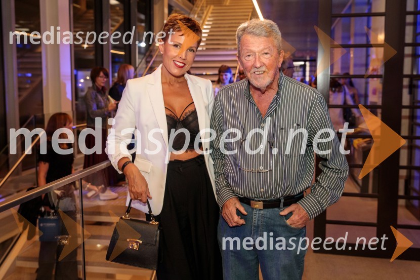  Tanja Matko, avtorica in urednica www.planet-lepote.com;  Stane Jerko, fotografLjubljana Fashion Week 2024, modne revije, drugi dan