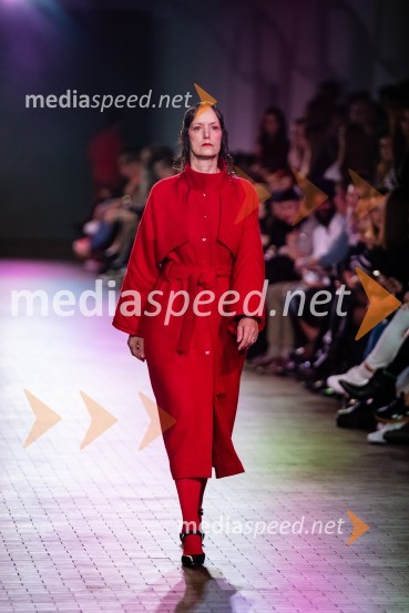 dr. Mateja Gaber, predsednica Akademskega zbora Filozofske fakultete v LjubljaniLjubljana Fashion Week 2024, modne revije, drugi dan