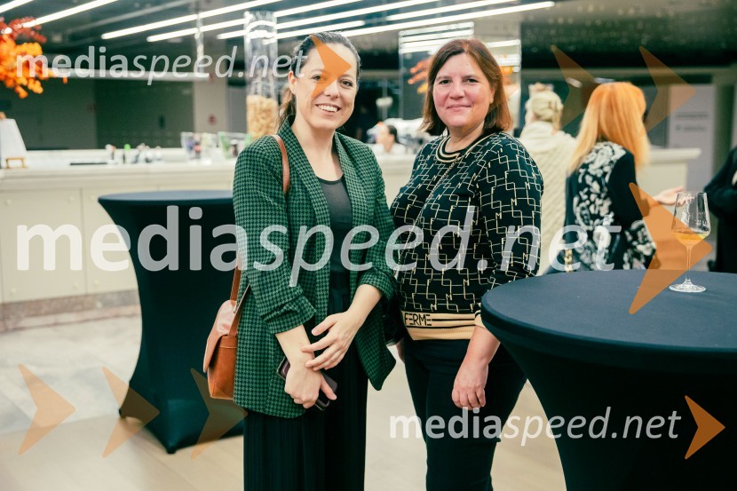  Medeja  Medved, Cankarjev dom;  Teja Pelko, novinarkaComedie-Francaise s predstavo Hekuba, ne Hekuba na odru Cankarjevega doma