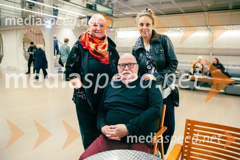  Branka Gombač;  Peter Gombač;  Lučka Počkaj, igralkaComedie-Francaise s predstavo Hekuba, ne Hekuba na odru Cankarjevega doma