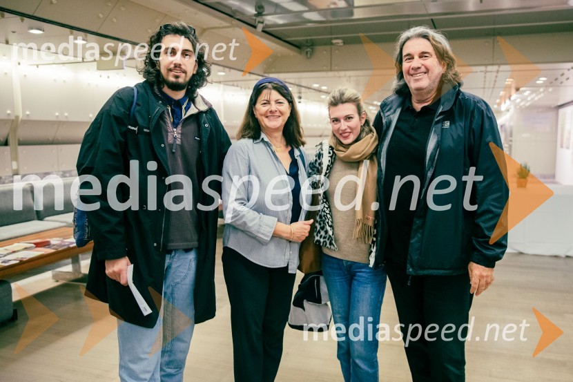  Mak  Tepšić, igralec;  ... ;  Mila Peršin, igralka;  ... Comedie-Francaise s predstavo Hekuba, ne Hekuba na odru Cankarjevega doma