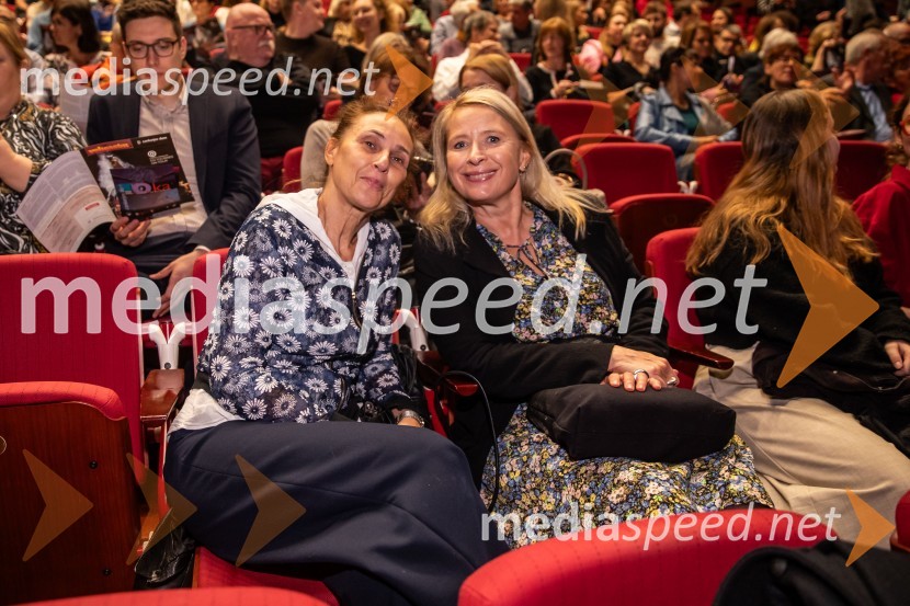  Lučka Počkaj, igralka;  Tatjana Doma, dramaturginja SLG CeljeComedie-Francaise s predstavo Hekuba, ne Hekuba na odru Cankarjevega doma