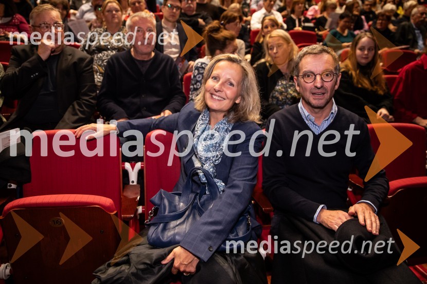  Florence Levy, Francoska veleposlanica v Sloveniji;  Karl Cogard, direktor, Francoski inštitut v SlovenijiComedie-Francaise s predstavo Hekuba, ne Hekuba na odru Cankarjevega doma