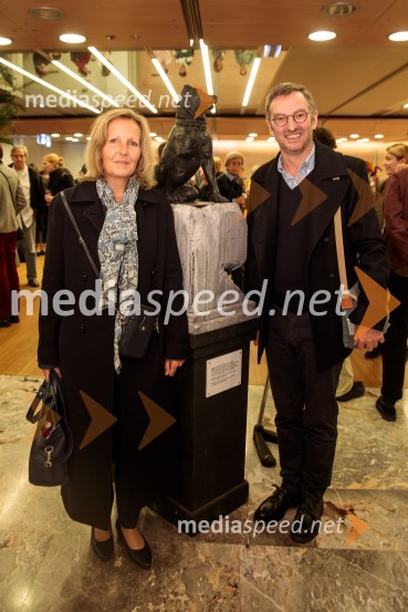  Florence Levy, Francoska veleposlanica v Sloveniji;  Karl Cogard, direktor, Francoski inštitut v SlovenijiComedie-Francaise s predstavo Hekuba, ne Hekuba na odru Cankarjevega doma