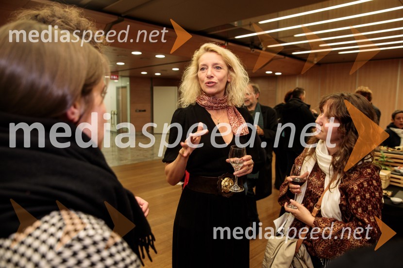  Elsa Lepoivre, igralkaComedie-Francaise s predstavo Hekuba, ne Hekuba na odru Cankarjevega doma