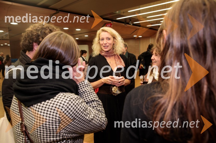  Elsa Lepoivre, igralkaComedie-Francaise s predstavo Hekuba, ne Hekuba na odru Cankarjevega doma