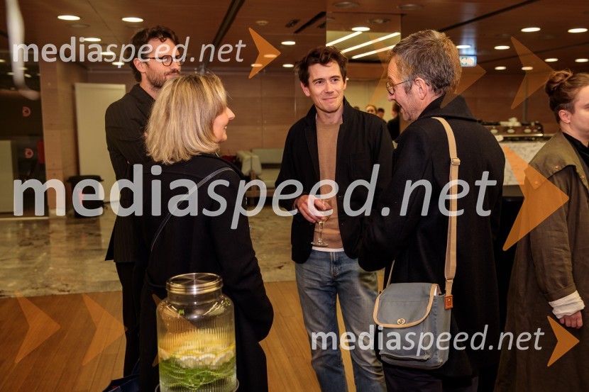  Florence Levy, Francoska veleposlanica v Sloveniji;  Loïc Corbery, igralec;  Karl Cogard, direktor, Francoski inštitut v SlovenijiComedie-Francaise s predstavo Hekuba, ne Hekuba na odru Cankarjevega doma