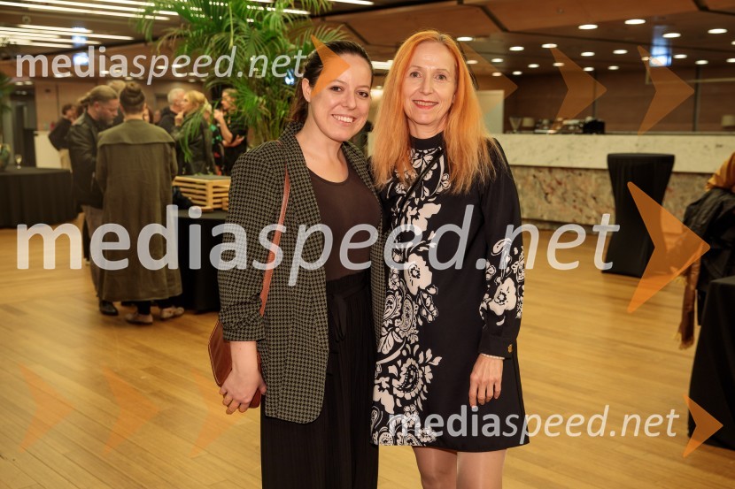  Medeja  Medved, Cankarjev dom;  Zvezdana Lazar, Cankarjev domComedie-Francaise s predstavo Hekuba, ne Hekuba na odru Cankarjevega doma