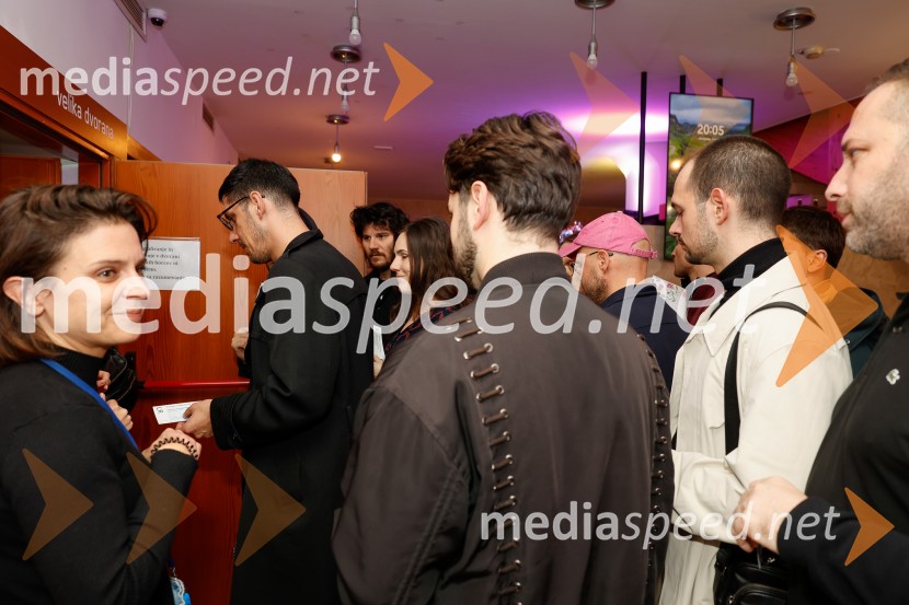 Tri četrt človeka, premiera plesne predstave