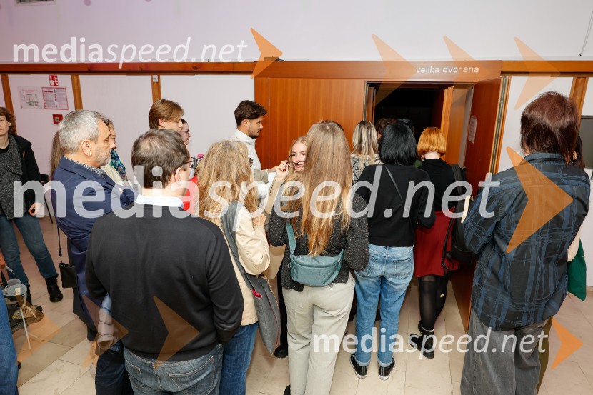 Tri četrt človeka, premiera plesne predstave