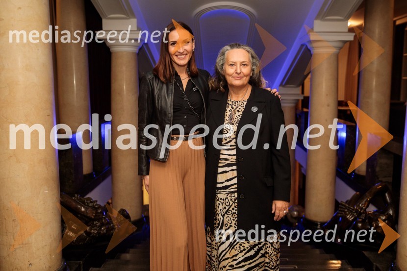  Andreja Tišlar;  Amanda MlakarVid Valič z novo avtorsko komedijo Moška pamet