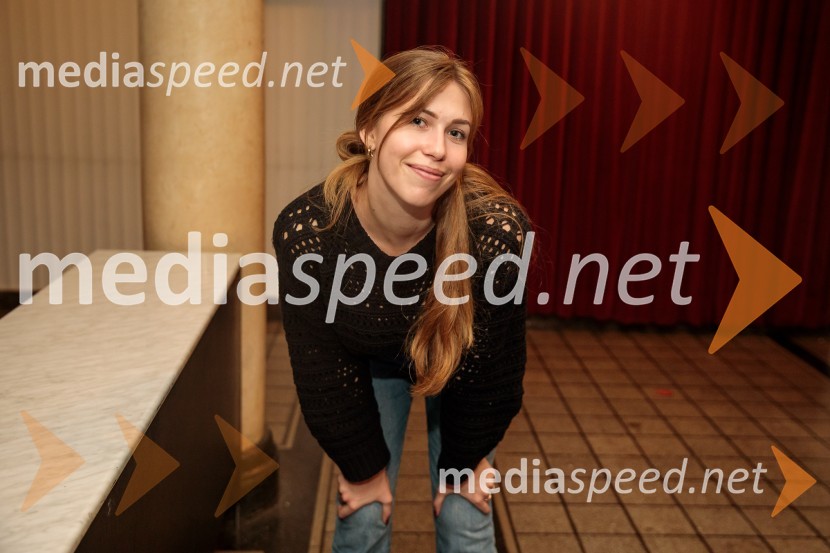  Kaja PerovicVid Valič z novo avtorsko komedijo Moška pamet