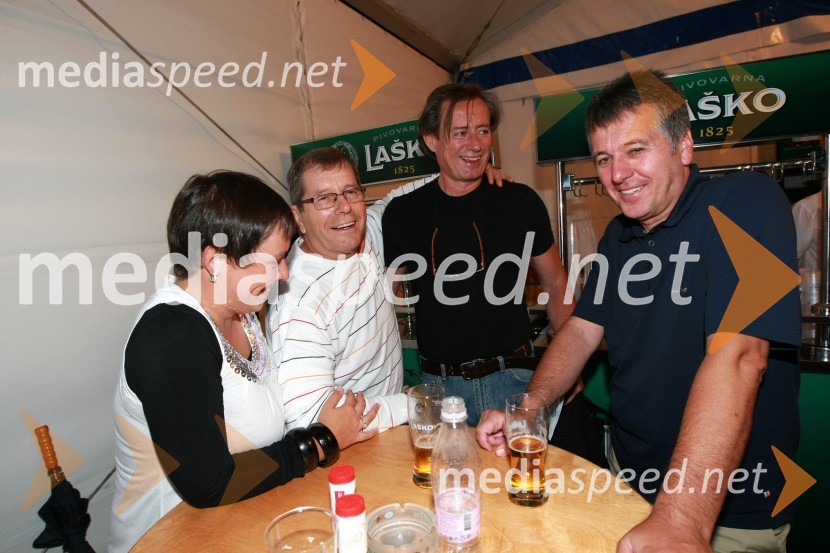 Slavko Petek, Klima Petek in soproga Otilija, Vladimir Rukavina Gogo, direktor Narodnega doma Maribor in direktor Festivala Lent ter Bojan Rajtmajer, predsednik uprave podjetja Paloma17. Festival Lent 2009, otvoritveni vikend