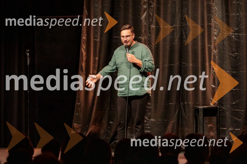  Alen Mastnak, stand up komikVid Valič z novo avtorsko komedijo Moška pamet