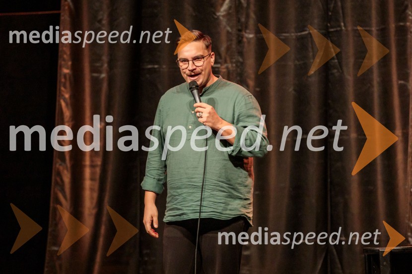  Alen Mastnak, stand up komikVid Valič z novo avtorsko komedijo Moška pamet