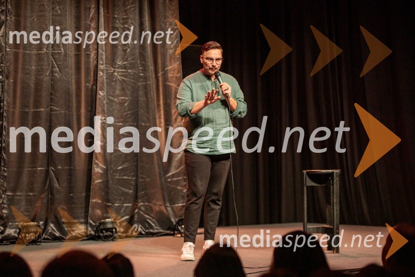  Alen Mastnak, stand up komikVid Valič z novo avtorsko komedijo Moška pamet