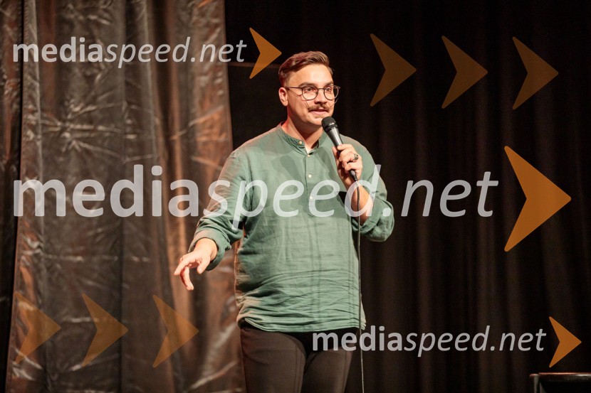  Alen Mastnak, stand up komikVid Valič z novo avtorsko komedijo Moška pamet