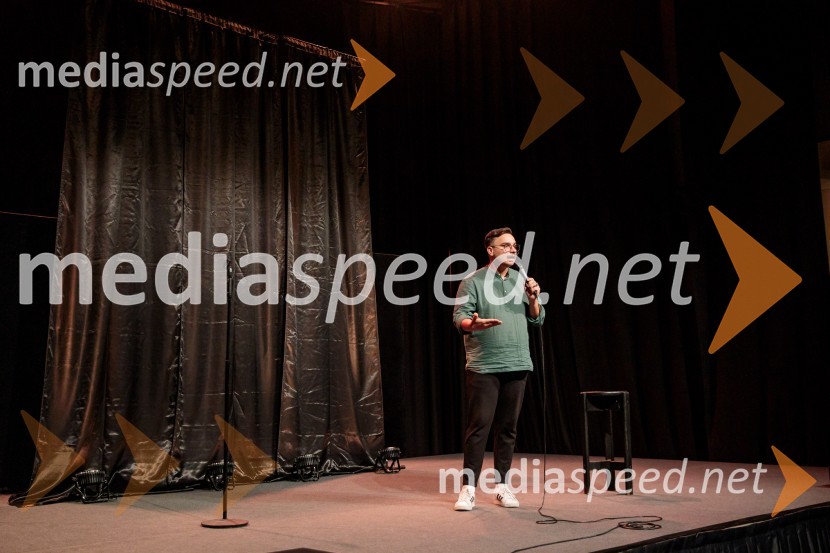  Alen Mastnak, stand up komikVid Valič z novo avtorsko komedijo Moška pamet