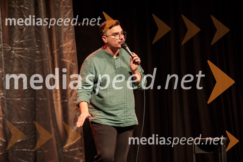  Alen Mastnak, stand up komikVid Valič z novo avtorsko komedijo Moška pamet