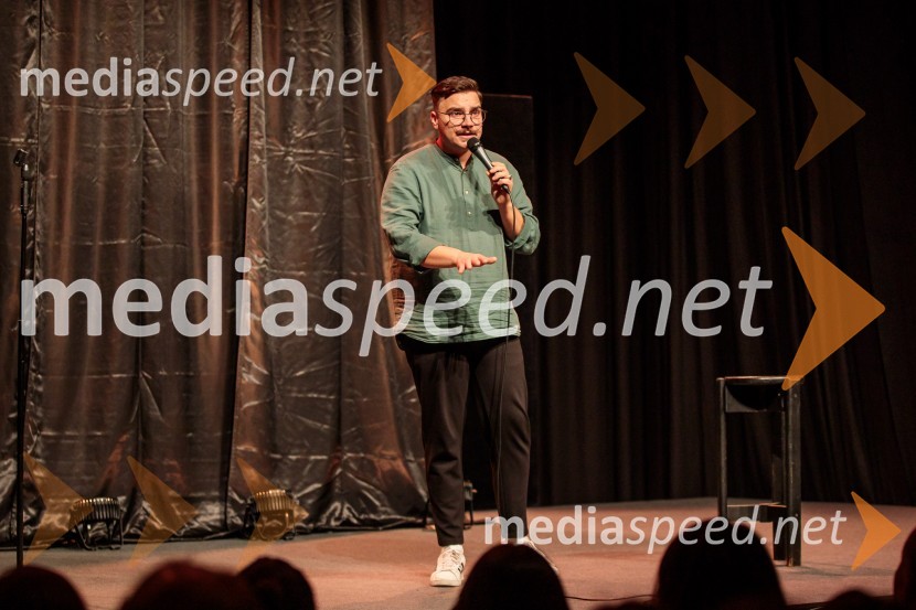  Alen Mastnak, stand up komikVid Valič z novo avtorsko komedijo Moška pamet