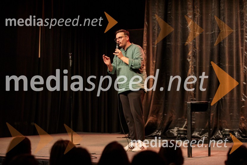  Alen Mastnak, stand up komikVid Valič z novo avtorsko komedijo Moška pamet