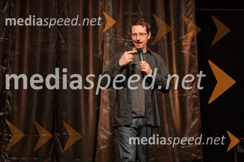  Alen Borišek, stand up komikVid Valič z novo avtorsko komedijo Moška pamet