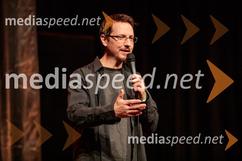  Alen Borišek, stand up komikVid Valič z novo avtorsko komedijo Moška pamet