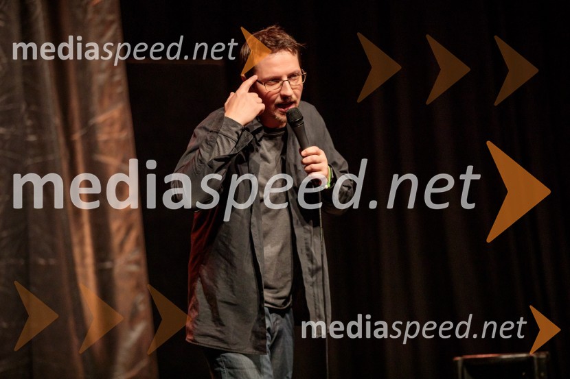  Alen Borišek, stand up komikVid Valič z novo avtorsko komedijo Moška pamet