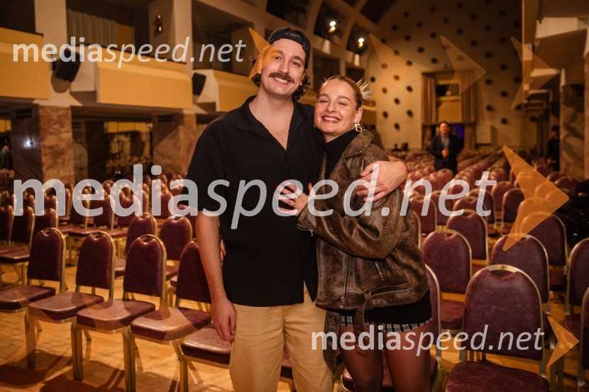  Dino Kapetanovič, stand up komik;  Ondina Klara Kerec, Radio AntenaVid Valič z novo avtorsko komedijo Moška pamet