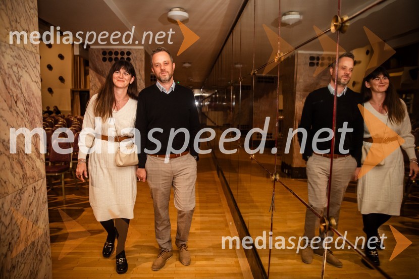 Vid Valič z novo avtorsko komedijo Moška pamet