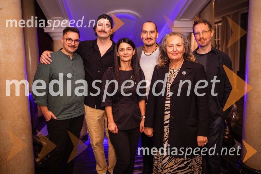  Alen Mastnak, stand up komik;  Dino Kapetanovič, stand up komik;   Maja Stojanov, organizatorka;  Vid  Valič, stand-up komik, voditelj;  Amanda Mlakar;  Alen Borišek, stand up komikVid Valič z novo avtorsko komedijo Moška pamet