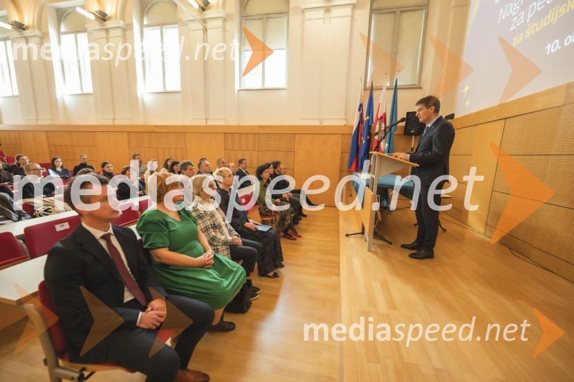 prof. dr. Zdravko Kačič, rektor Univerze v MariboruPodelitev Nagrade Univerze v Mariboru za pedagoško odličnost za študijsko leto 2023/2024