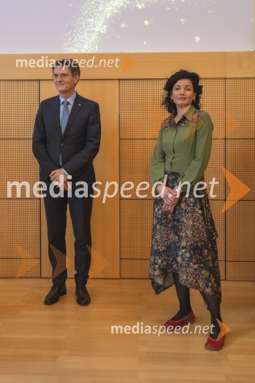 prof. dr. Zdravko Kačič, rektor Univerze v Mariboru; izr. prof. dr. Katja Košir, Filozofska fakulteta UMPodelitev Nagrade Univerze v Mariboru za pedagoško odličnost za študijsko leto 2023/2024