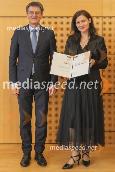 prof. dr. Zdravko Kačič, rektor Univerze v Mariboru;  Barbara Bradač HojnikPodelitev Nagrade Univerze v Mariboru za pedagoško odličnost za študijsko leto 2023/2024