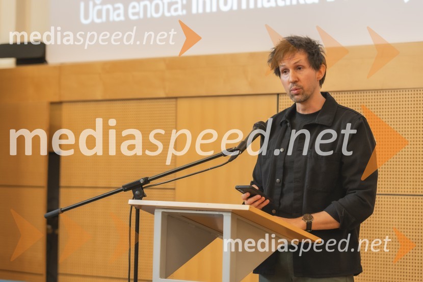 dr. Sašo Karakatič, Fakulteta za elektrotehniko, računalništvo in informatiko, Univerza v MariboruPodelitev Nagrade Univerze v Mariboru za pedagoško odličnost za študijsko leto 2023/2024