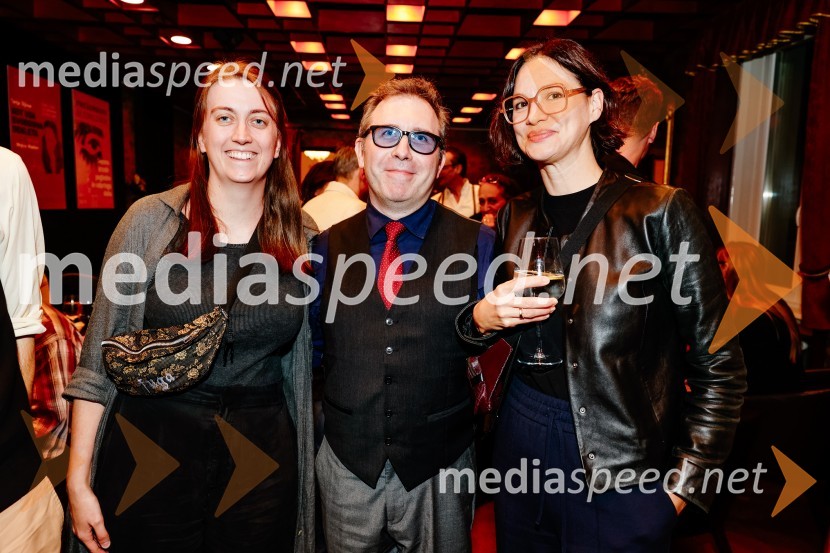  Ana Janc, kostumografinja;  Igor Pison, režiser;  Anneliese NeudeckerPremiera Woyzeck v Prešernovem gledališču Kranj