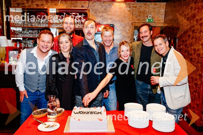  Primož Forte, igralec;  Nikla Petruška Panizon, igralka;  Nicola Ciaffoni, igralec;  Blaž Setnikar, igralec;  Borut  Veselko, igralec;  Tina Gunzek, igralka;  Miha Rodman, igralec;  Aljoša Ternovšek, igralecPremiera Woyzeck v Prešernovem gledališču Kranj