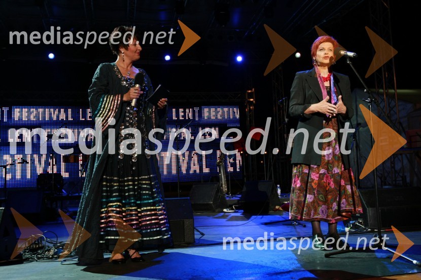 Irena Polak Fištravec, voditeljica prireditve in Majda Širca, ministrica za kulturo17. Festival Lent 2009, otvoritveni vikend